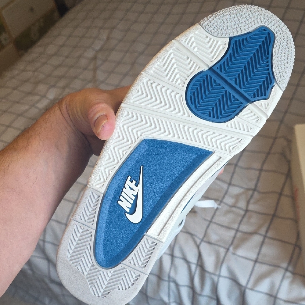 Jordan Sneakers White and Blue - Picture 7 of 14